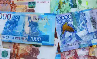 Слабый рубль: как это отразится на экономике Казахстана?