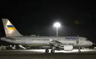 Самолет Зеленского в Ирландии сопровождали неизвестные дроны: нарушен запрет на полеты