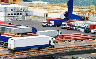 Казахстан рассматривает Иран как стратегические 'ворота' в Азию и Африку, акцентируя внимание на развитии транспортного коридора Север – Юг и железнодорожного маршрута Казахстан – Туркменистан