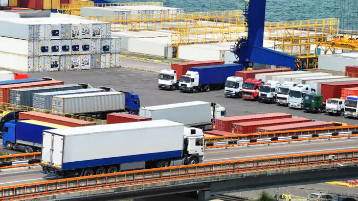 Казахстан рассматривает Иран как стратегические 'ворота' в Азию и Африку, акцентируя внимание на развитии транспортного коридора Север – Юг и железнодорожного маршрута Казахстан – Туркменистан Павлодаре