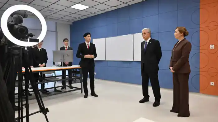 Токаев осмотрел образовательные и производственные объекты Нур-Султана, подчеркивая важность социальных инициатив для развития столицы Казахстана Павлодаре