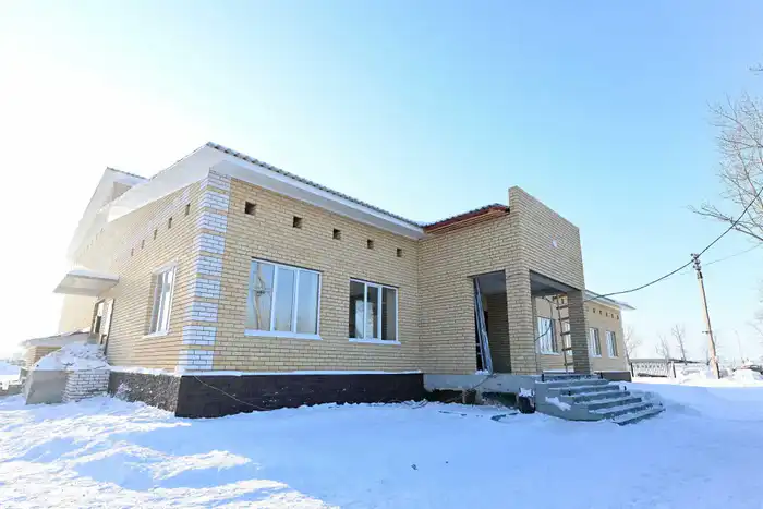 Аким области посетил спортивные объекты в селе Бескарагай (6)