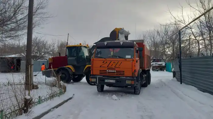 С начала зимнего сезона из Астаны вывезено около 2,8 млн кубометров снега (9)