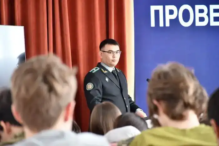 Как не стать жертвой мошенников: интерактивные уроки прошли в школах Карагандинской области (5)