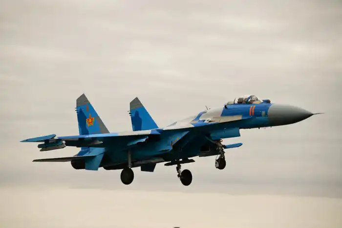 Военные летчики завершили более 12 тысяч часов налета в рамках учебно-тренировочных полетов Павлодаре