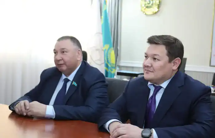 Аким области Нурдаулет Килыбай встретился с сенаторами (2)