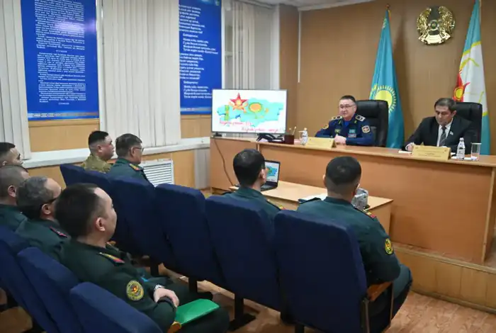 Открытый разговор: замминистра обороны обсудил актуальные вопросы с общественностью (4)