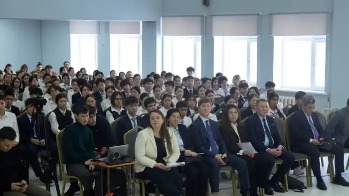 Более 150 тысяч школьников Астаны и Акмолинской области приняли участие в экочасе на тему водосбережения «Экономь воду – сохраняй будущее» (7)