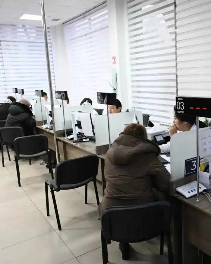 Дархан Сатыбалды ознакомился с внедрением цифровых решений и ИИ в системах жизнеобеспечения города (5)