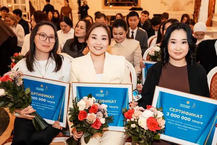 «Тәуелсіздік ұрпақтары»-2025: Аида Балаева наградила победителей (2)