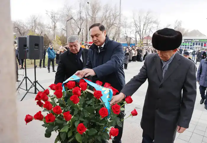 В Таразе почтили память Динмухамеда Кунаева (2)