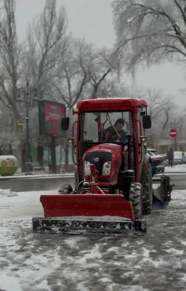 Свыше 11 тыс. кубометров снега вывезено с улиц Алматы (4)