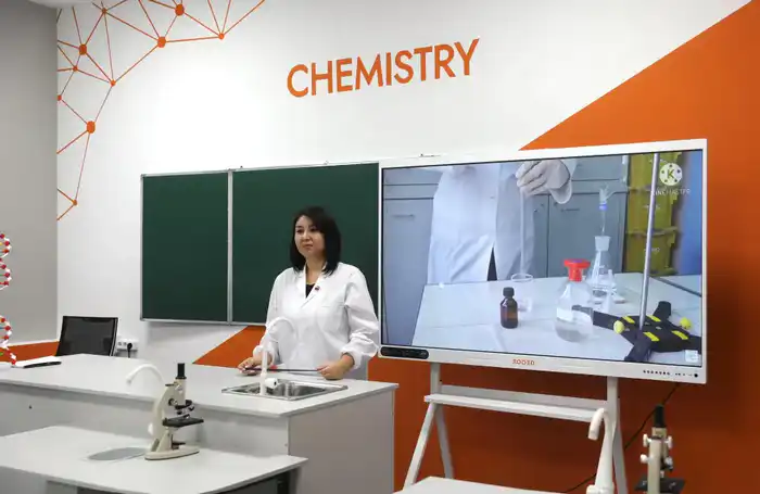 В Актобе обновился колледж с вековой историей (5)