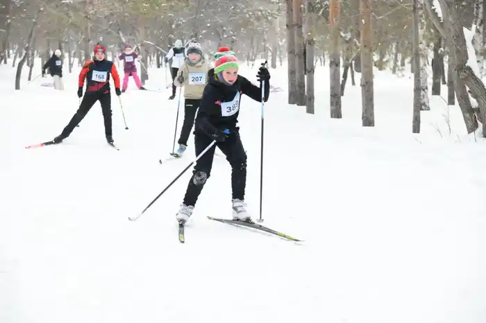 Развитие массового спорта: в Астане прошли масштабные соревнования по лыжным гонкам (2)