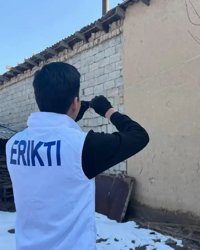 В ТУРКЕСТАНЕ В РАМКАХ ПРОГРАММЫ "ТАЗА ҚАЗАҚСТАН" ОКАЗАНА ПОМОЩЬ ОДИНОКИМ ПОЖИЛЫМ ЛЮДЯМ (3)