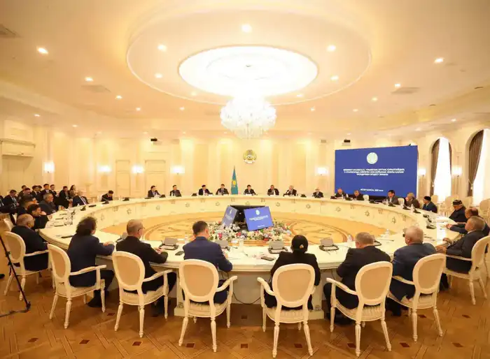 Обсуждение реформ Президента Токаева с интеллигенцией Мангистау: акцент на социальные изменения Павлодаре