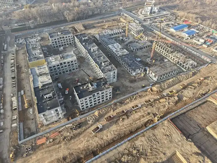 Строительство двух жилых комплексов в Алматы приостановлено из-за нарушений застройщиков Павлодаре
