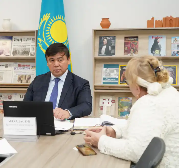 Граждане Туркестанской области обратились к первому заместителю акима по вопросам жилищной политики и инфраструктуры Павлодаре