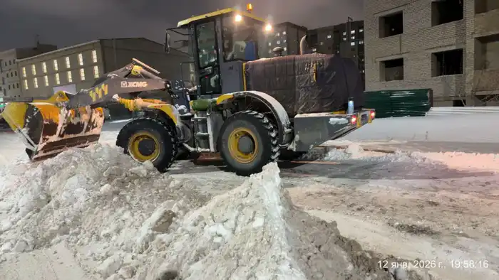 Коммунальные службы Астаны продолжают борьбу со снегом, обеспечивая безопасность горожан в условиях метели Павлодаре