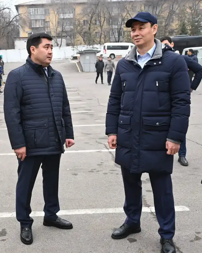 Дархан Сатыбалды ознакомился с внедрением цифровых решений и ИИ в системах жизнеобеспечения города (6)