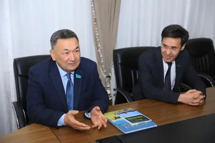 Депутаты и аким: вместе строят мосты к экономическому процветанию региона Павлодаре