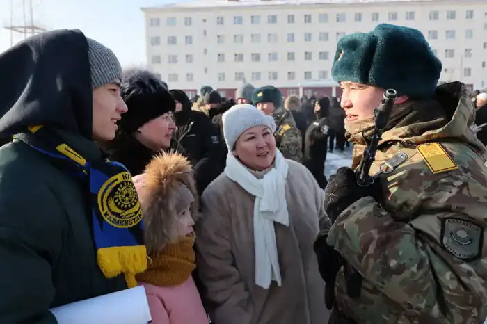 Гвардеец сделал сюрприз своей возлюбленной на церемонии принятия военной присяги (6)