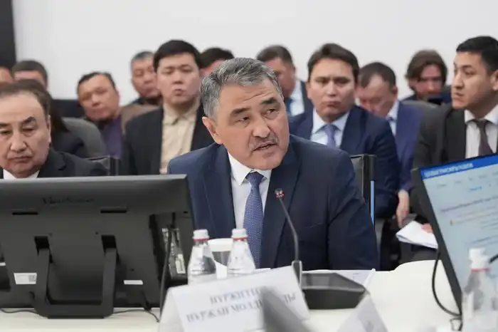 Водосбережение, ограничение посевов риса и контроль за строительством водохранилищ: Канат Бозумбаев посетил Алматинскую область (3)