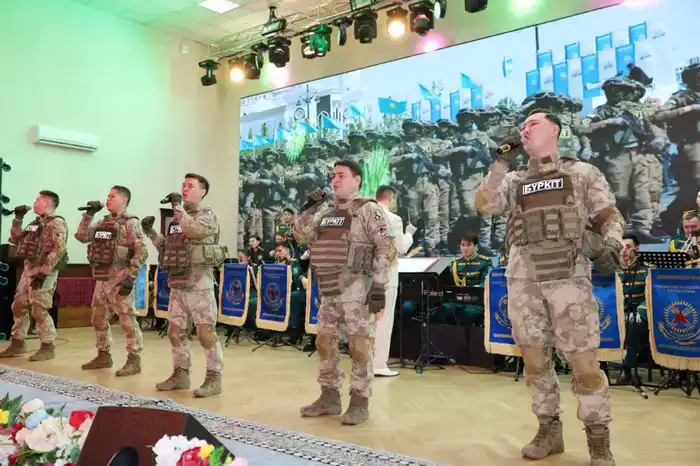 Праздничный концерт в Астане в честь Дня Национальной гвардии МВД РК и 30-летия Отряда специального назначения "Сұңқар" Павлодаре