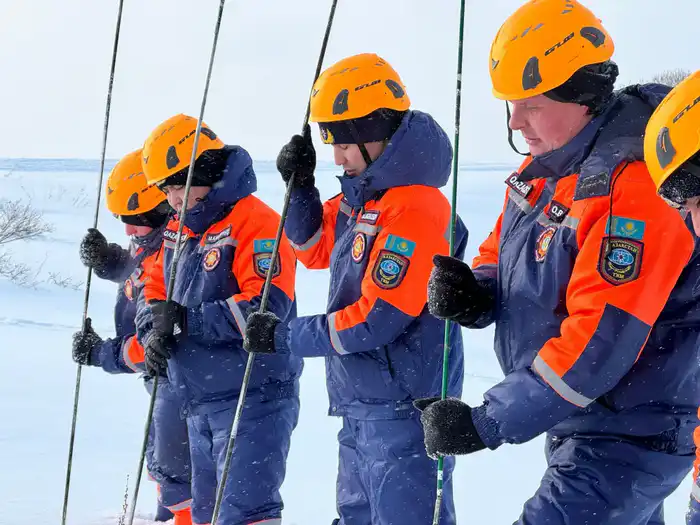 Спасательные подразделения МЧС провели учения в лавиноопасный сезон (2)