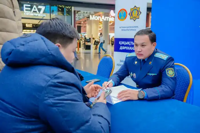 «Закон и порядок»: акцию Народный юрист» провели в Астане (5)