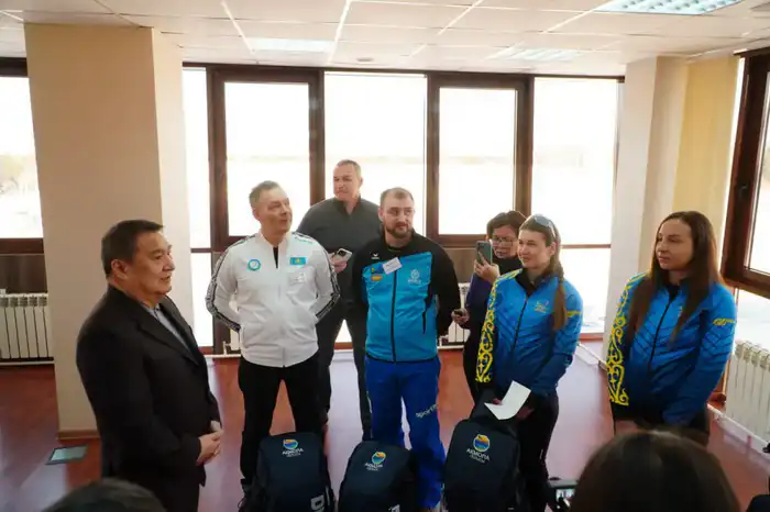 Глава Акмолинской области встретился с лыжницами, готовящимися к зимним Олимпийским играм в Италии Павлодаре