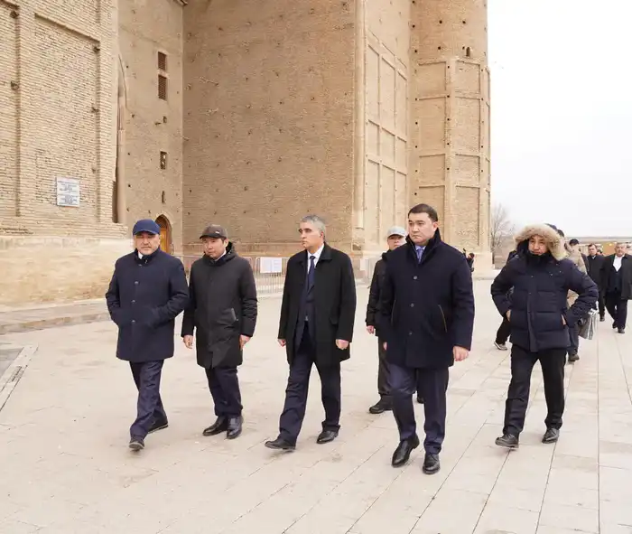 Посещение мавзолея Ходжи Ахмеда Ясауи министрами водного хозяйства Узбекистана и Казахстана: шаг к укреплению двусторонних отношений Павлодаре