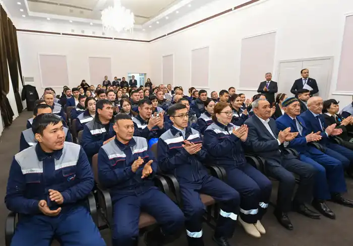 Глава региона поздравил работников коммунальной сферы (2)