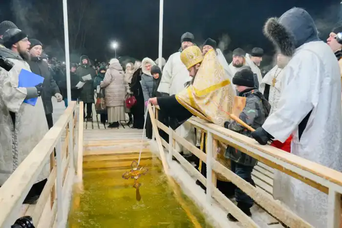 Зимняя сказка: погружение в крещенские купания! Павлодаре