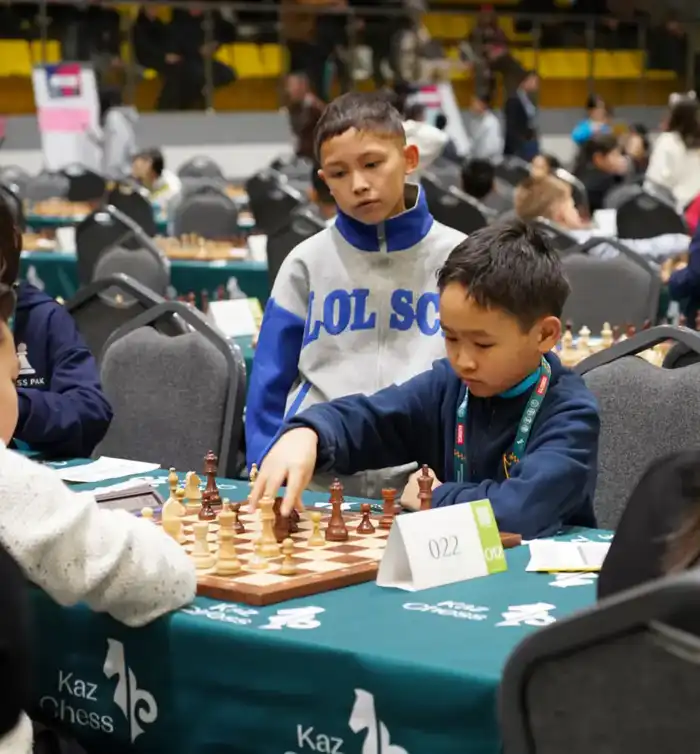 В чемпионате Казахстана по шахматам среди юниоров в Туркестане принимают участие 1052 спортсмена (9)