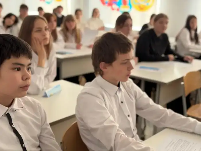 Обсуждение вопросов интернет-безопасности среди подростков в Риддере Павлодаре