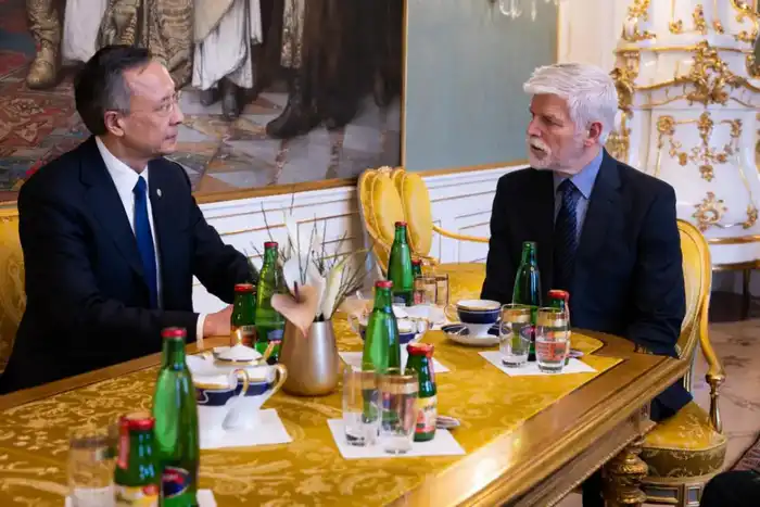 Посол Казахстана вручил верительные грамоты Президенту Чехии (3)