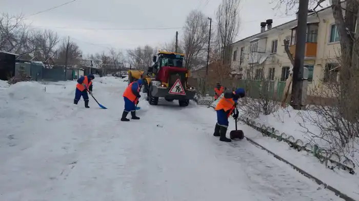 С начала зимнего сезона из Астаны вывезено около 2,8 млн кубометров снега (8)