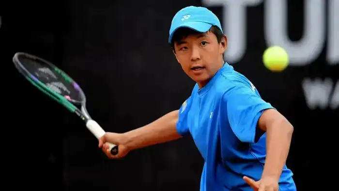 Юный теннисист Зангар Нурланулы из Туркестана вышел в четвертьфинал международного турнира в Австралии Павлодаре