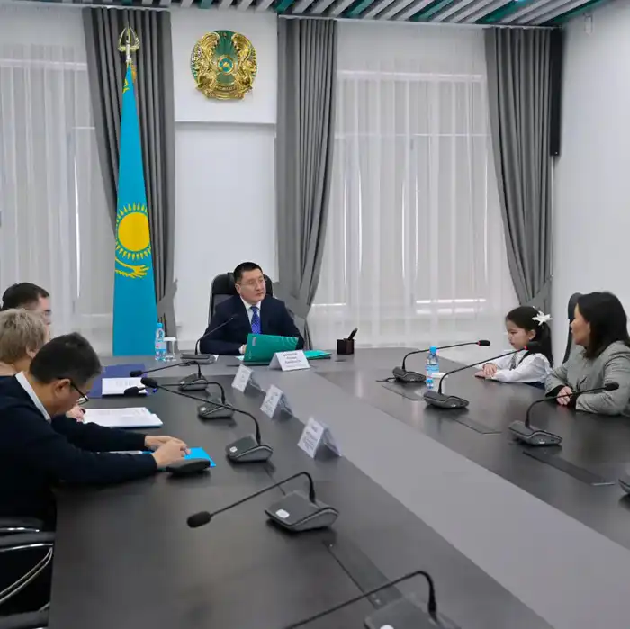 Аким области Асаин Байханов провел личный прием граждан (6)