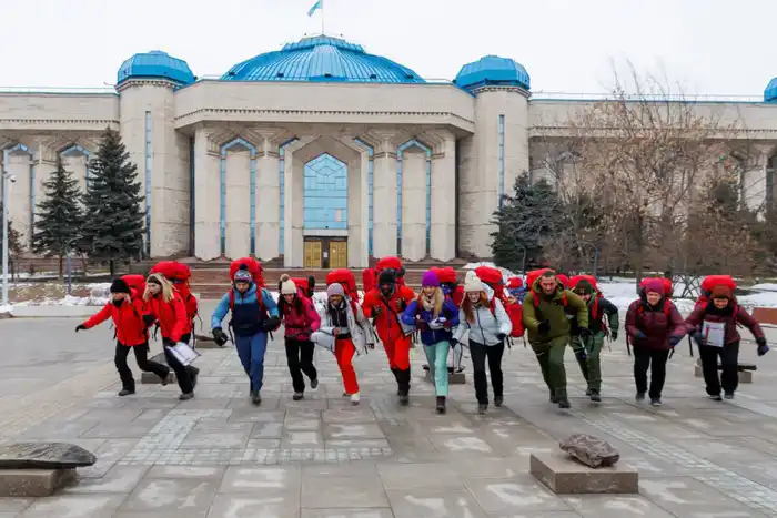 Pekin Express показывает Алматы: город на экранах французского телешоу Павлодаре