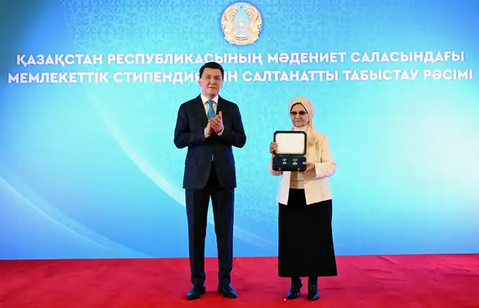 Вручение Золотой звезды и ордена «Отан» родственникам Бауыржана Момышулы восстановило историческую справедливость и подчеркнуло народную память о герое Павлодаре