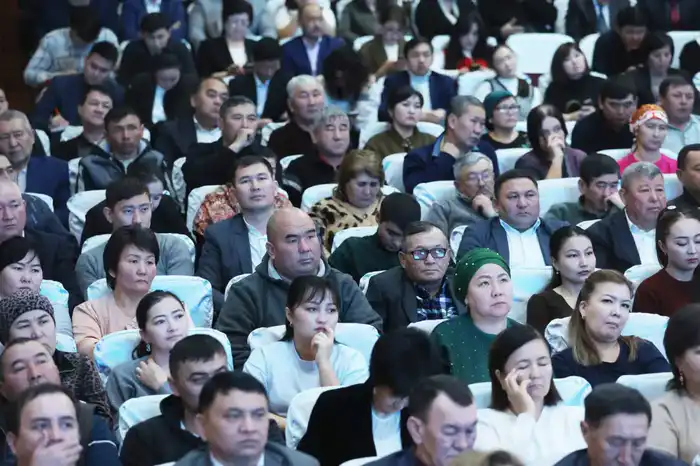 Ербол Карашукеев встретился с жителями Байзакского района (4)