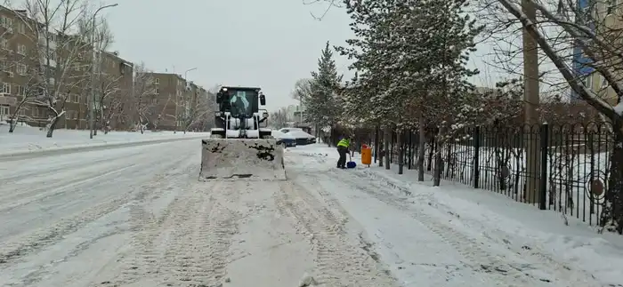 В Астане продолжаются масштабные снегоуборочные работы с привлечением более 3000 дорожных рабочих и 1675 единиц техники Павлодаре