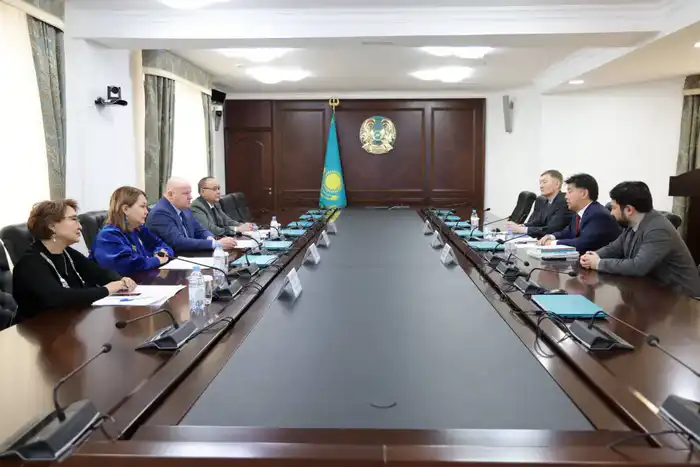 Состоялась рабочая встреча Председателя Высшего Судебного Совета Дмитрия Малахова с Алиханом Байменовым - Председателем Управляющего комитета Астанинского хаба государственной службы (2)