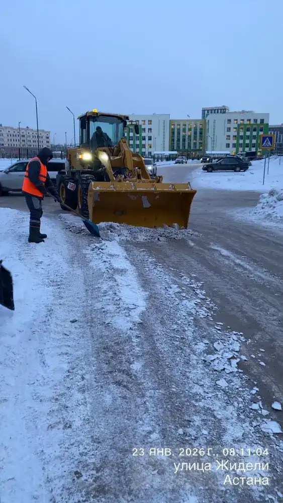 В борьбе со снегом в Астане задействовано более 1300 единиц спецтехники (8)
