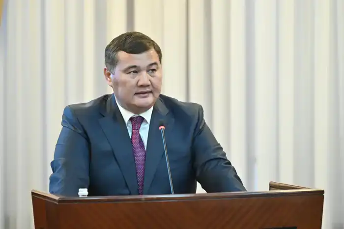 Диалог на перекрестке перемен: Маулен Ашимбаев и депутаты Маслихата обсуждают будущее Кызылординской области Павлодаре