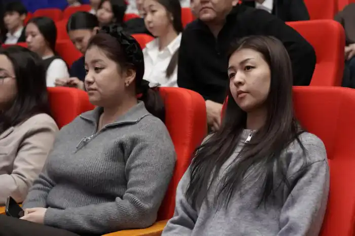 «Закон и порядок»: в Астане для студентов и школьников прошла компьютерная игра «Qarzhy Saqshysy» (3)