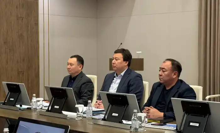 Обсуждение социально-экономического развития региона: встречи акима области с руководителями управлений Павлодаре