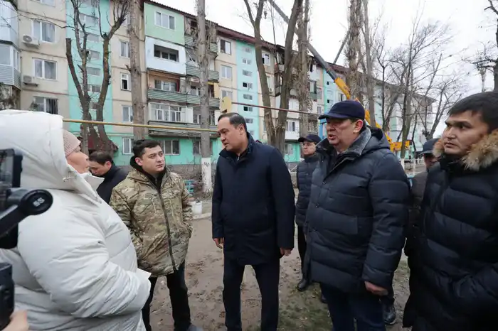 Ербол Карашукеев проинспектировал работы по ликвидации последствий пожара в Таразе (4)